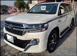 تۆیۆتا لاند کروزەر